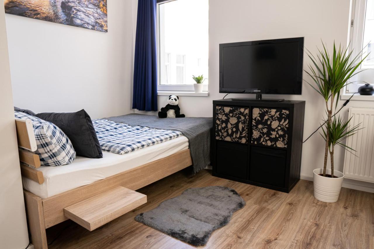 Apartment Fullhouse - - L36 Blue Magdeburg